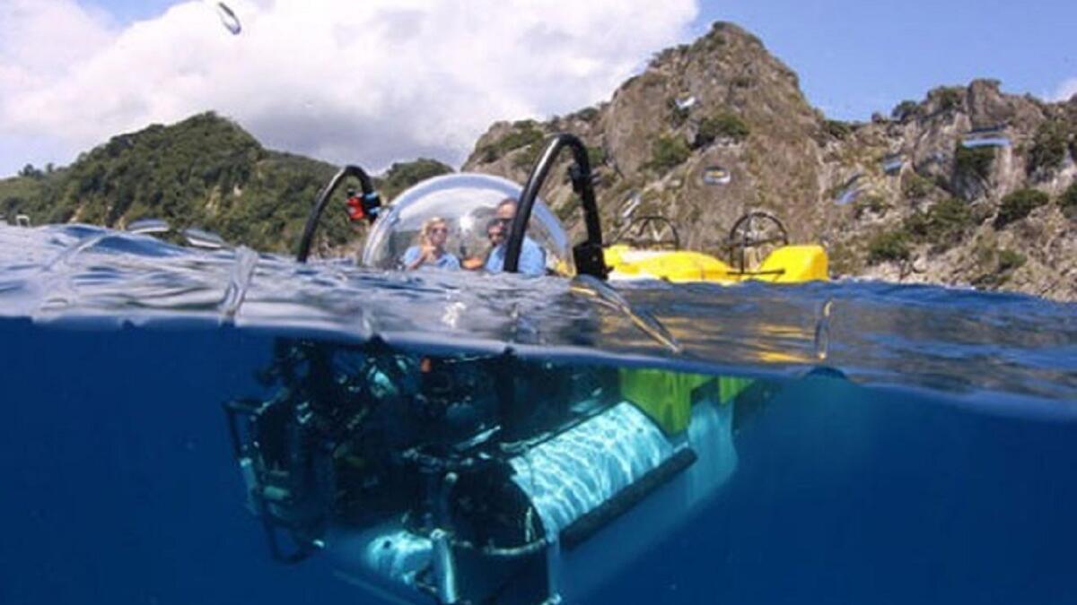 "غواصة ذا أرغو" تستطيع هذه الغواصة الفريدة من نوعها، استيعاب راكبين وربان لتأخذهم في رحلة خيالية تصل إلى عمق 1500 قدم تحت الماء.