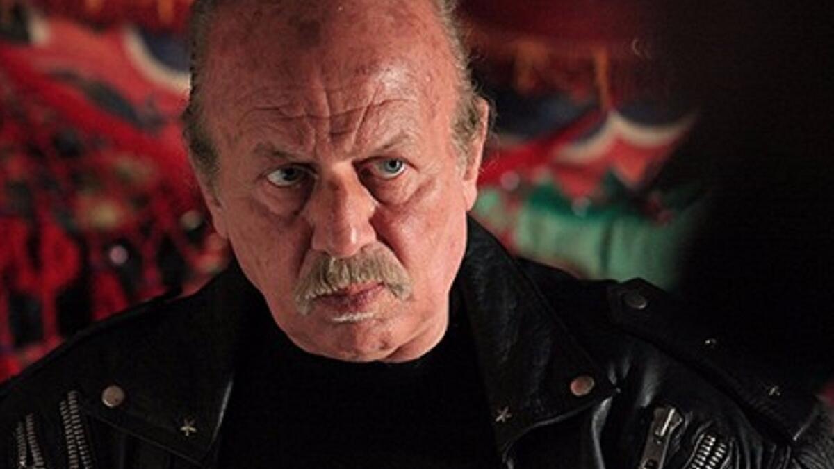 حمدي السخاوي ولد في 1955 وتوفي في 18 يوليو 2016، وهو ممثل مصري، أشتهر بتقديم دور الأجنبي في غالبية أعماله في الدراما والسينما. وشارك الكثير من المسلسلات والمسرحيات.