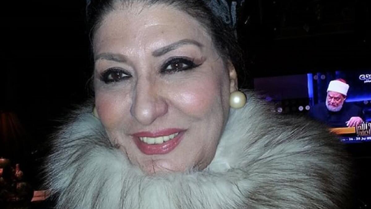 حضرت الفنانة سهير رمزي عرض أزياء المصمم المصري هاني البحيري وقد ظهرت بحجاب "نص كم" فقامت بارتداء حجابها على مؤخرة رأسها وتركت شعرها مكشوف من الأمام. وسخر العديد من النشطاء من حجابها فعلقوا قائلين “خلاص اقلعيه احسن”.