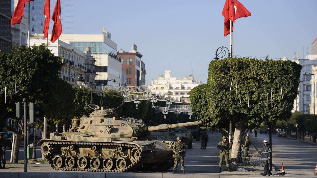 الجيش التونسي: احتل الجيش التونسي المركز السابع في قائمة أقوى جيوش الوطن العربي، حيث يصل تعداده 40 ألف مقاتل، يصلح لأداء الخدمة به 4.8 مليون شخص، وتعداد الاحتياطي به 12 ألف مقاتل.