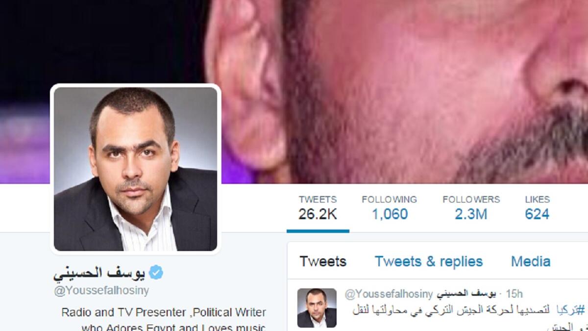 الاعلامي المصري يوسف الحسيني أطلق عدة تغريدات تصف الرئيس التركي "رجب طيب أردوغانن" بالطاغية مؤكداً نجاح الانقلاب  ضده الا ان "فرحته لم تتم" ولم تستمر سوى ساعة.