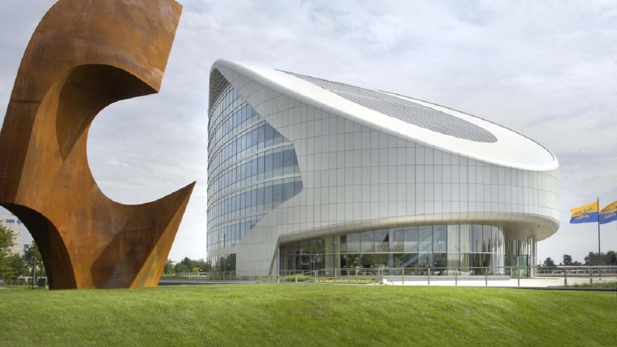 كعادتها جاءت شركة البتروكيماويات العملاقة السعودية للصناعات الأساسية – سابك على رأس القائمة، مُحتلة بذلك المركز الأول، لأقوى الشركات في المنطقة العربية للعام الحالي 2016م، بعدما بلغت إجمالي إيراداتها 50.4 مليار دولار، مستندة على أصول بقيمة 90.2 مليار دولار.