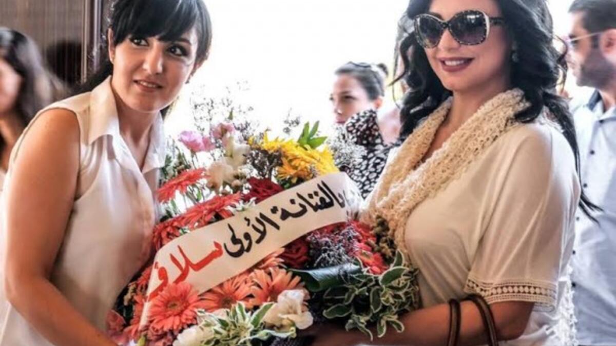 شاركت الممثلة السورية سلاف فواخرجي في سباق الماراتون الأول الذي أقامته جمعية “أصدقاء مرضى السرطان” بمدينة ‫‏السويداء (جنوب سوريا)، وقوبل حضورها بحفاوة كبيرة من أهالي جبل العرب، ومنحت درعاً تكريمية، تقديراً لفنها وإنسانيتها.