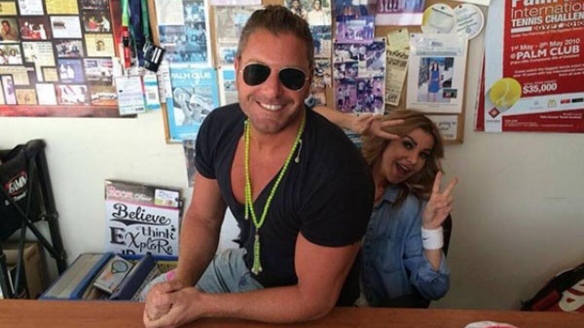 شارك الفنان تامر هجرس في فعاليات الاحتفال باليوم العالمي للتنس وقد ظهر خلال الاحتفال برفقة الفنانة رزان مغربي والتي تربطها بها علاقة صداقة قوية هجرس ظهر في الصور وهو يجلس على ركبتي رزان في وضع أثار العديد من التعليقات الغاضبة ووصفها البعض بالجريئة منهما.