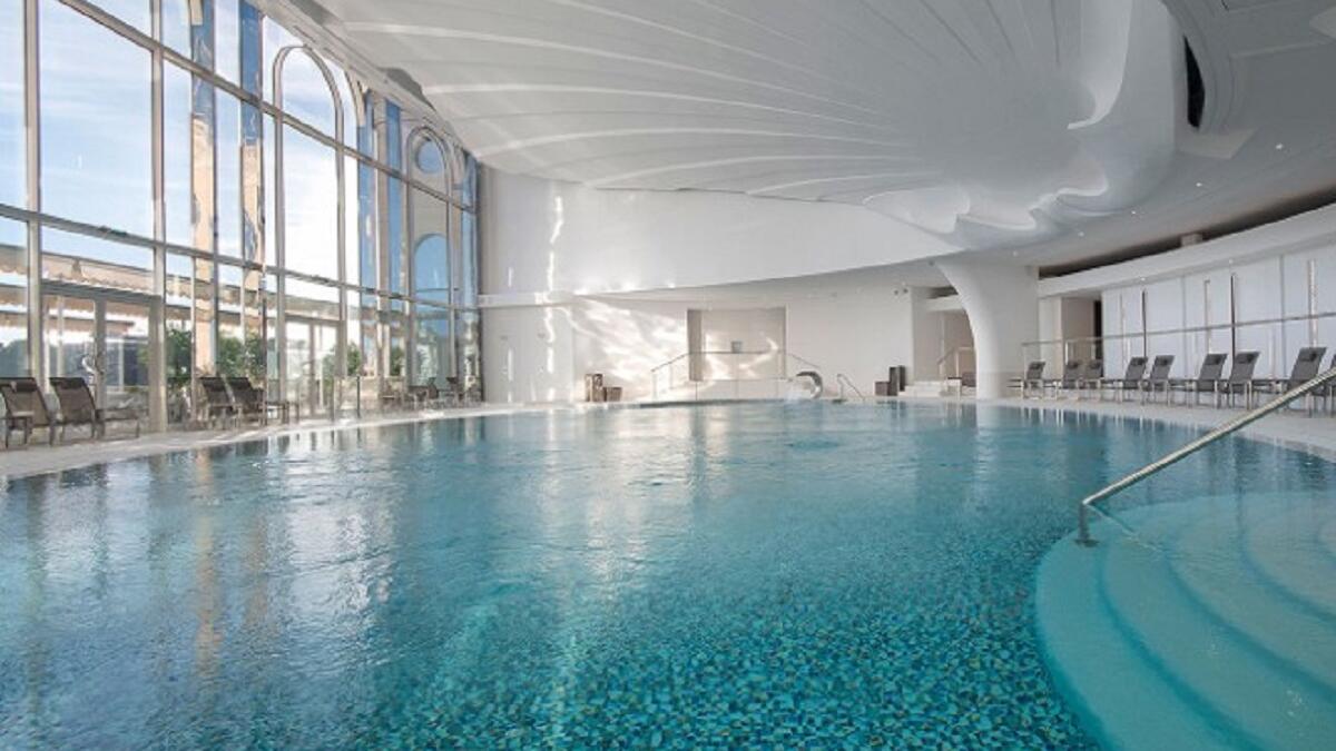 تيرم مارينز في فندق الأرميتاج مونتي كارلو (موناكو)،: يطل على مونتي كارلو هاربور، ويضم حماما خاصا وحمام سباحة بالمياه المالحة وصالة رياضية وصالون تجميل.