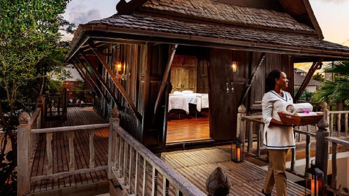 شيسيدو سبا في فندق  غليا (ميلان، ايطاليا)،  يقدم علاجات فاخرة منها العلاج الياباني والذي يعتبر العنصر الأول في العالم لمكافحة السبب الرئيسي لتلف الجلد والشيخوخة.