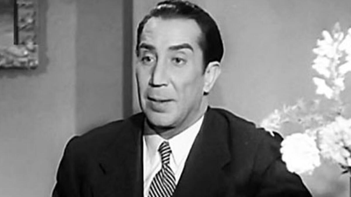 يوسف وهبي: أول فنان عربي يجري عملية تصغير في أنفه على يد جراح بارع في ألمانيا وكانت بدون استخدام "بنج"، بعد اعتذار عدد من الأطباء المصريين عن إجراء العملية.