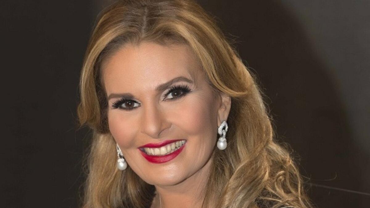 يسرا:
استذكرت الفنانة يسرا مؤخرًا موقفا لها مع الفنان الراحل خلال فيلم "درب الهوى" حيث قالت يسرا أن زكي اندمج كثيرًا في الدور وقبلها بعنف حتى تورمت شفتاها.