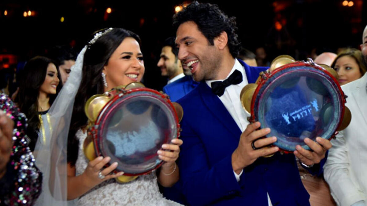 كان الفنان حسن الرداد وإيمي سمير غانم أكثر ثنائي نفيا علاقتهما، بل وكانا يغضبا كثيرًا عند الحديث عن هذا الأمر، حتى فوجئ الجمهور بعقد قرانهما، ومعرفة موعد زفافهما قبل حدوثه بأيام قليلة.