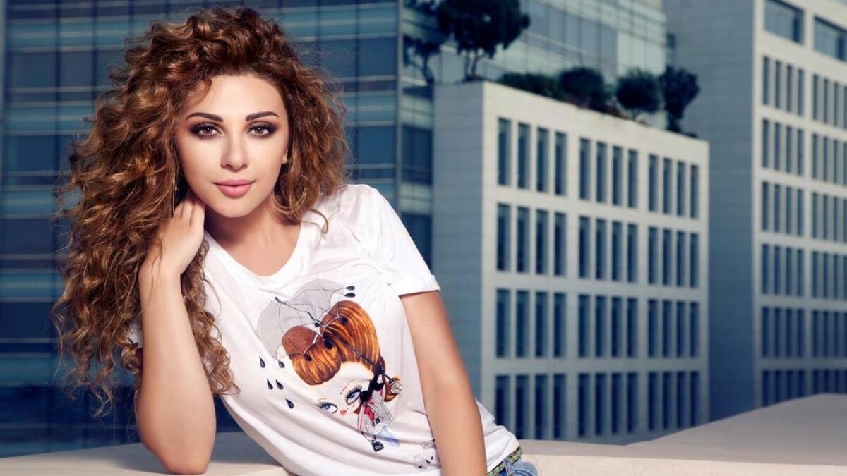 ميريام فارس: تصريحاتها خلال المؤتمر الصحفي على هامش فعاليات مهرجان موازين في المغرب، بعد سؤالها وجهه لها أحد الحضور عن سبب غيابها عن تقديم الحفلات في مصر، وردت قائله "أصبحت تقيلة على مصر" وهو ما أثار غضب الشعب المصري.