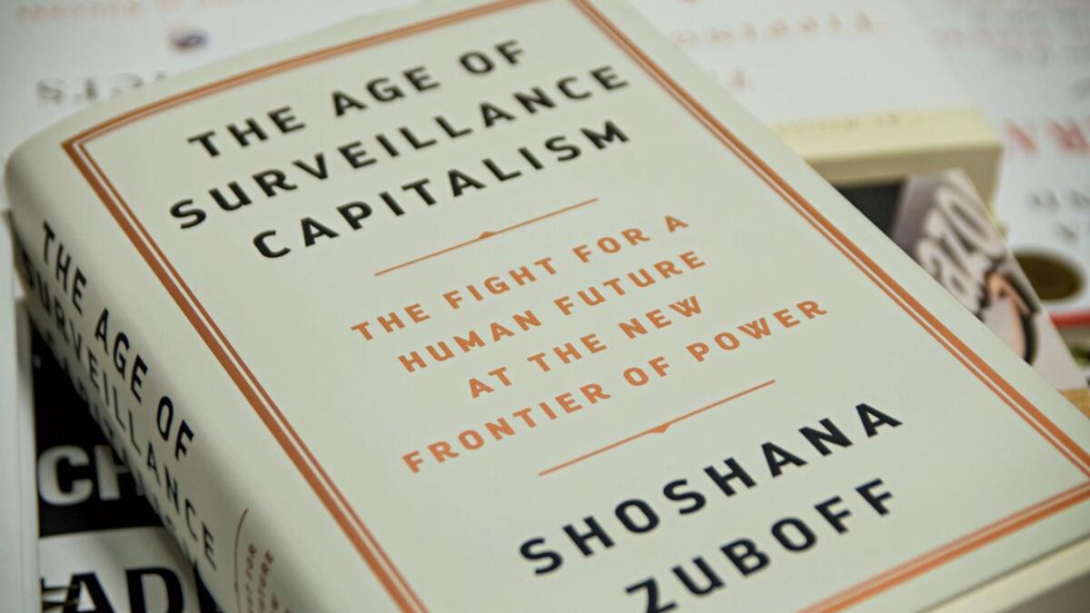 الكتاب الأول: «The Age of Surveillance Capitalism – عصر رأسمالية الرقابة» من تأليف «Shoshana Zuboff – شوشانا زوبوف».