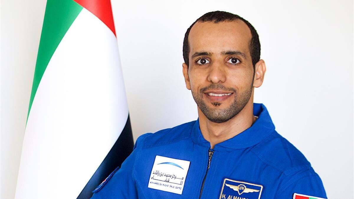 هزاع المنصوري رائد فضاء ضمن أول دفعة من برنامج الامارات لرواد الفضاء، وعمل كطيار عسكري وهو من أبرز طياري الأف-16 الحربية.