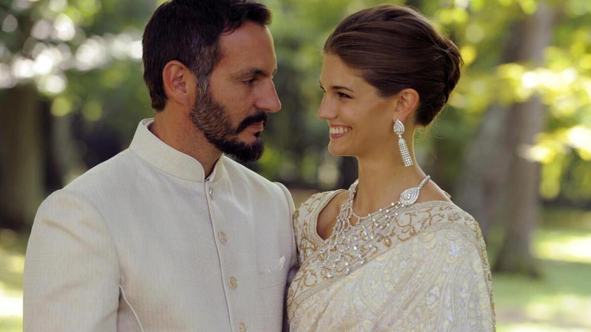 تزوجت عارضة الأزياء "كندرا سبيرز" من الأمير رحيم آغا خان في 2013 ابن الآغا خان الرابع، وكانت تُعرف باسم الأميرة سلوى.