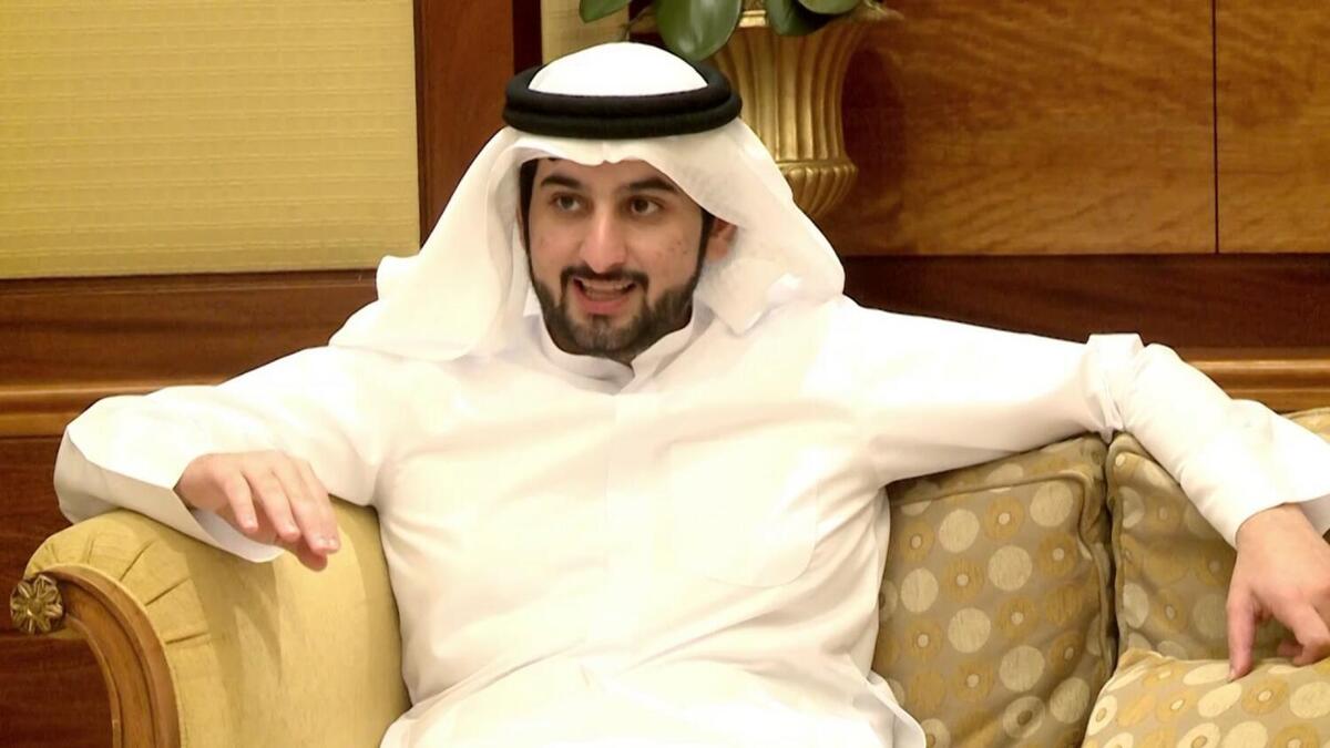 وعقد قران الشيخ أحمد على ابنة عم والدته الشيخة مدية بنت دلموج آل مكتوم.