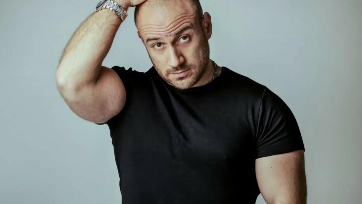 الفنان أحمد مكي: أصيب بفيرس نادر يدعى "ابشتاين بار"، وهو من أكثر الفيروسات التي تصيب البشر ويشتهر بتسببه بكثرة الوحيدات العدوائية وينتقل إلى الكبد والطحال وباقي أعضاء الجسم.