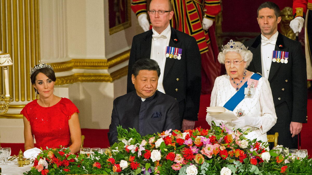 (المركز الرابع) قائمة الرجال: الرئيس السابع لجمهورية الصين الشعبية شي جين بينغ/ قائمة النساء: الملكة إليزابيث الثانية.