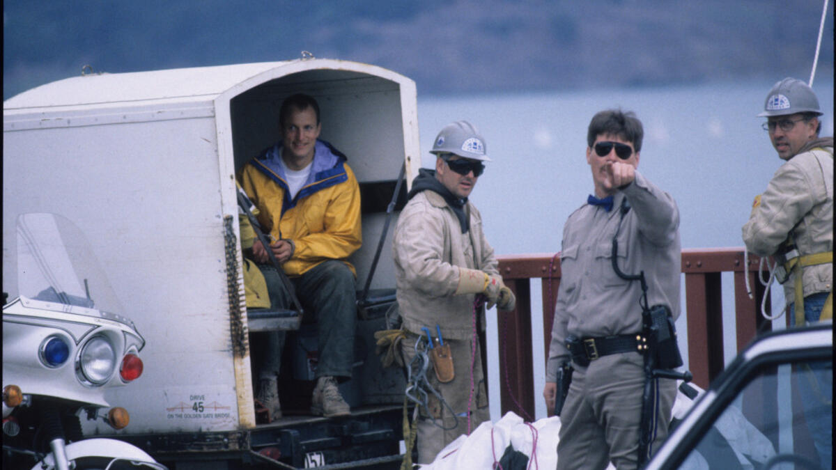 الممثل وودي هارلسون: تم اعتقاله بعد أن انضم إلى مظاهرة انطلقت عام 1997 احتجاحًا على قطع الأشجار في كاليفورنيا.