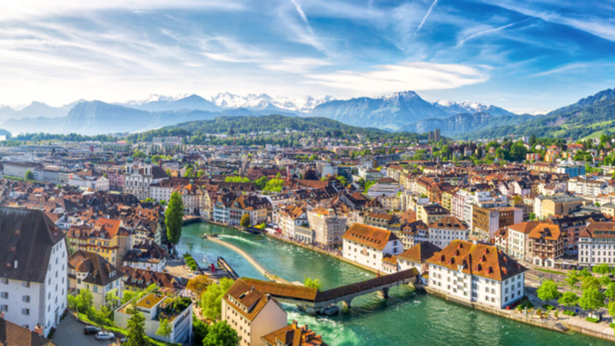 سويسرا