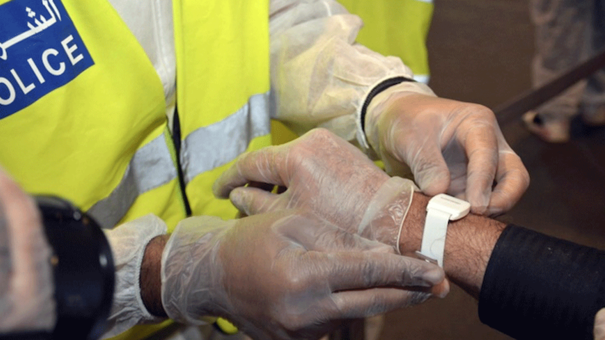 أساور لتتبع الحالات النشطة لفيروس كورونا