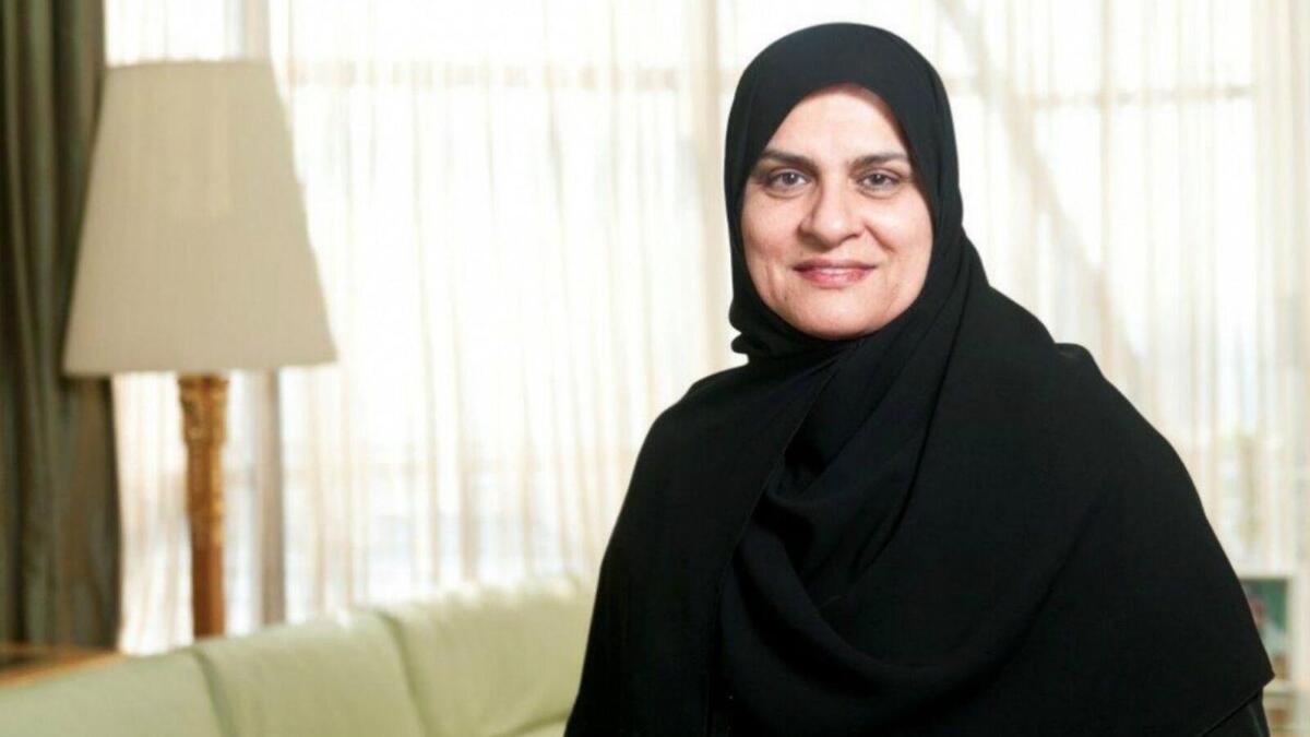 تعمل رجاء عيسى القرق في دبي، وتشغل  نائب رئيس مجلس الإدارة والعضو المنتدب لمجموعة عيسى صالح القرق ، والتي تعد واحدة من أكبر التكتلات في الشرق الأوسط. إضافة إلى حقيبة واسعة النطاق ، فهي أيضًا رئيسة مجلس سيدات أعمال دبي وأول امرأة محلية تم تعيينها في مجلس إدارة بنك HSBC الشرق الأوسط المحدود، وجاءت في المرتبة 84 من بين أقوى النساء في العالم.