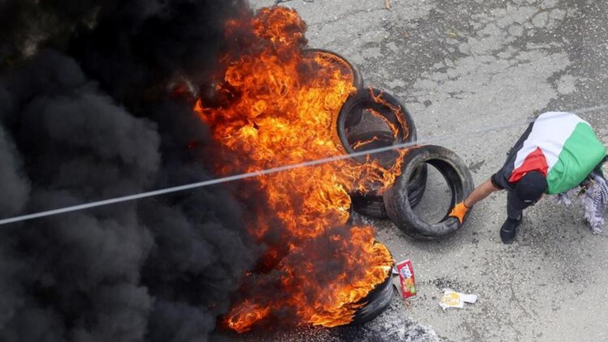 Palestinian Protesters Confront Israeli Police During Ramadan