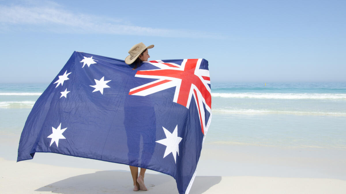 8. أستراليا: في العقود الأخيرة ، قطعت النساء في أستراليا خطوات كبيرة نحو المساواة مع الرجال. في الجامعات ، وفي أماكن العمل ، وفي مجالس الإدارة وفي الحكومة.