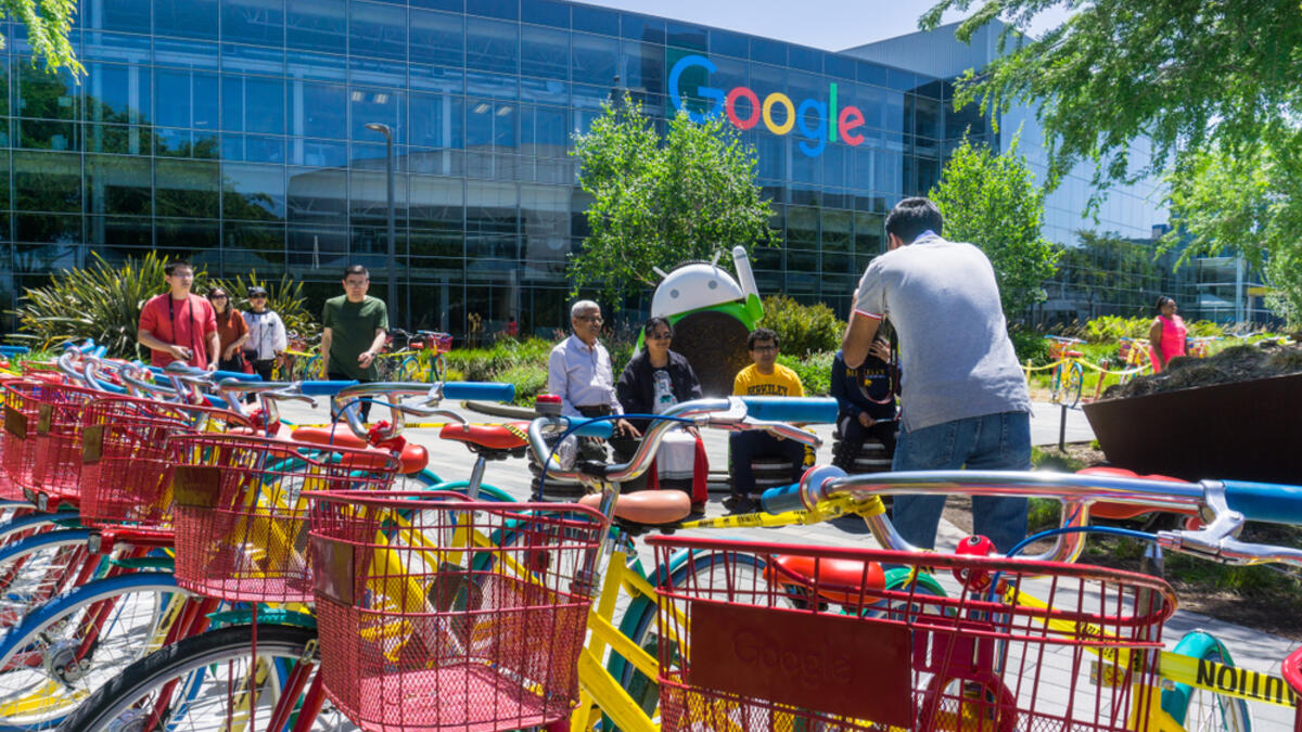 2. جوجل: احتلت جوجل المرتبة الثانية في القائمة بقيمة علامة تجارية تبلغ 167.7 مليار دولار.