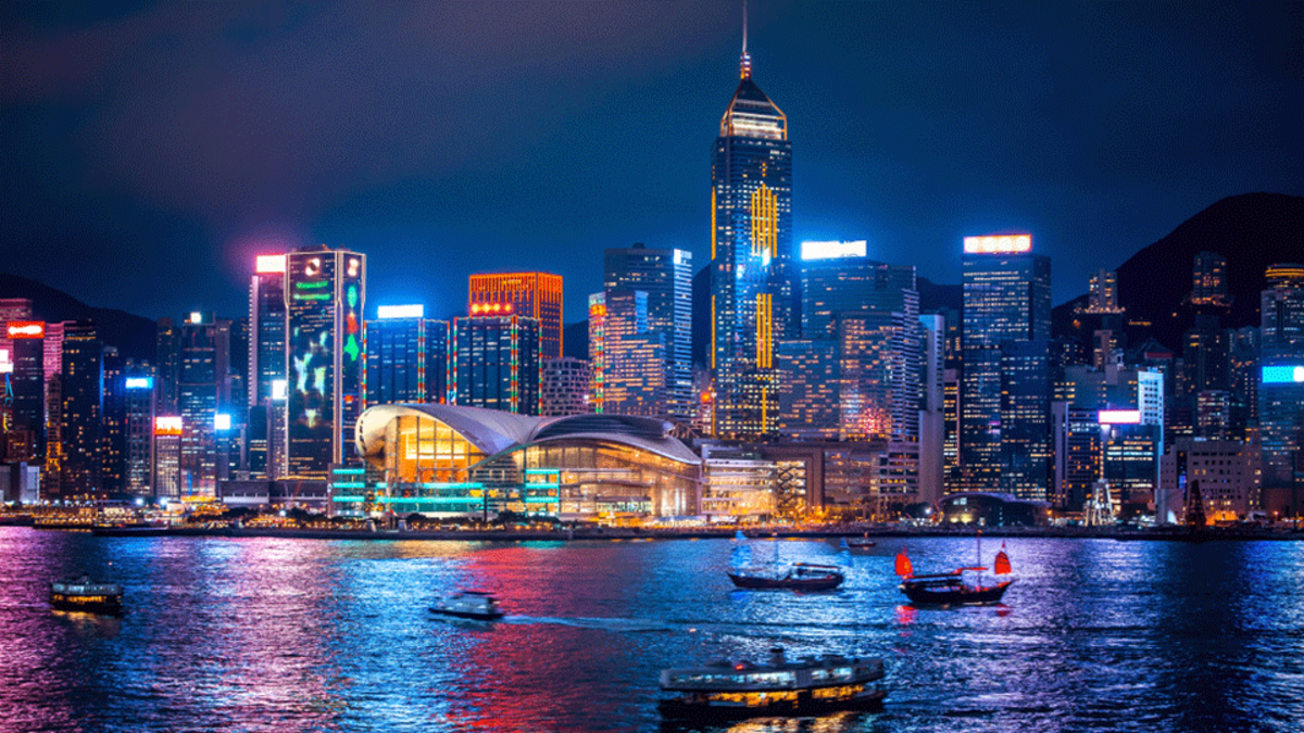 10. Hong Kong: Hong Kong is the only South Asian country who made it to the top 10 countries for expat workers. Expats in Hong Kong believe that they can progress in their careers in this fast-paced country.