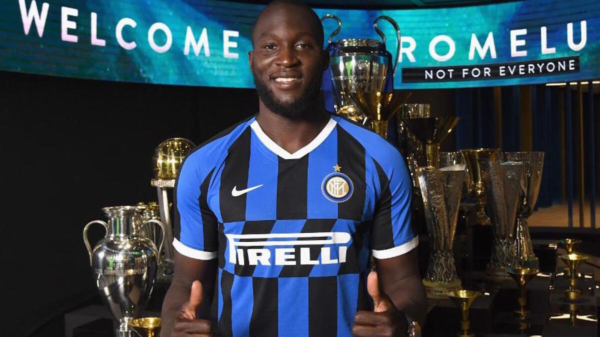 المهاجم البلجيكي روميلو لوكاكو: من مانشستر يونايتد إلى إنتر مقابل 65 مليون يورو
