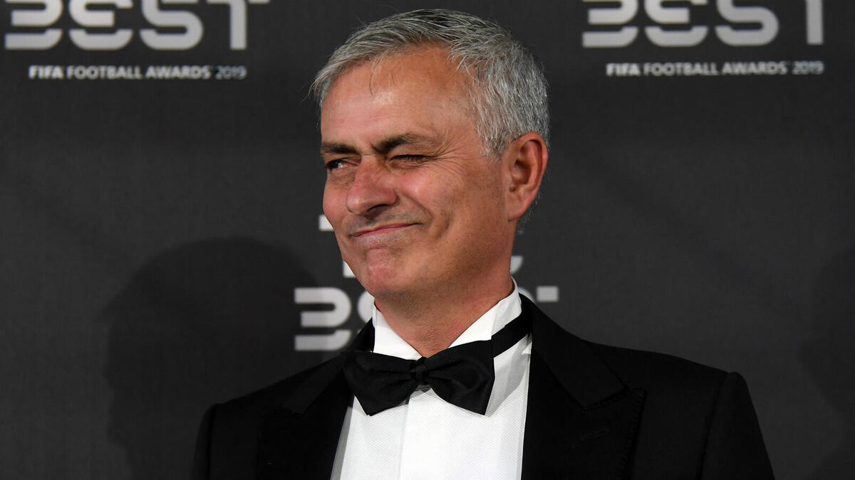 1- البرتغالي جوزيه مورينيو: أنفق 1.6 مليار يورو على 97 لاعباً