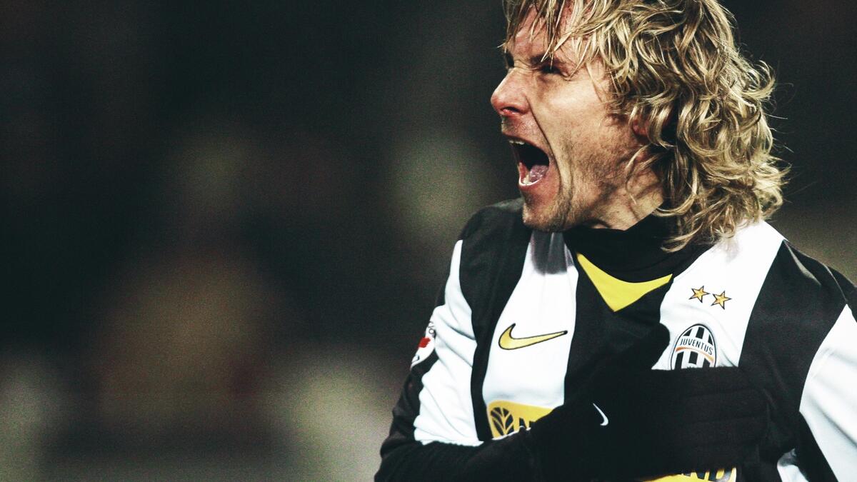 خط الوسط: التشيكي بافيل نيدفيد