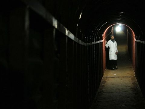  Syrian Director Risks His Life to Make a Film on The Ghouta Siege 