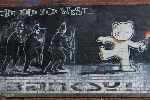Banksy Set to Delight Saudis With Graffiti Exhibit in Riyadh
