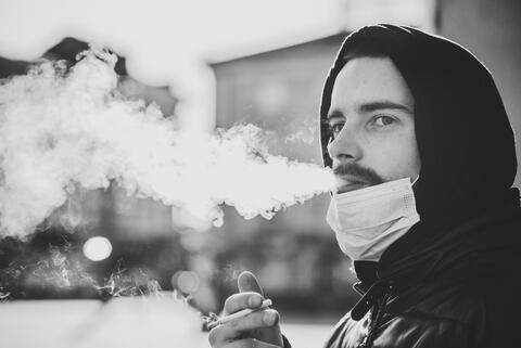 Research: Ex-Smokers Need 10 Years to Reduce Risk of Heart Disease