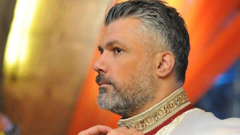 Rumor Has It That Fares Karam Got Married to a Teacher.. and Here Is Her Picture!