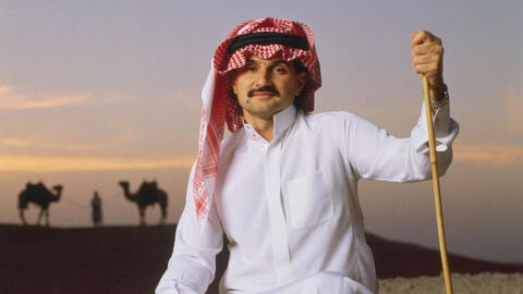 I Exercise in My Kandora! Prince Al-Waleed Bin Talal Caught Jogging in Streets ... and Followers Mock Him (Video)