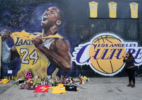 Many Stars Mourn The Death of NBA Star Kobe Bryant And His Daughter