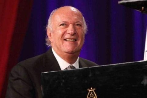 الموسيقار عمر خيرت يحي حفلاً موسيقياً في الشارقة للكتاب