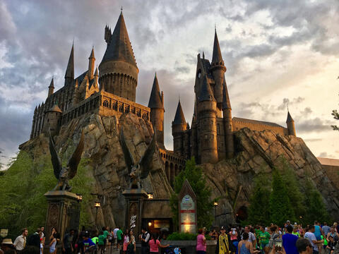 Hogwarts-Style Castle Floats in China Skies, Social Media Users Go Wild!