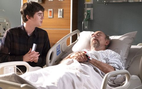 نجم The Good Doctor يعلن إصابته بكورونا.. ويكشف عن حالته الصحية