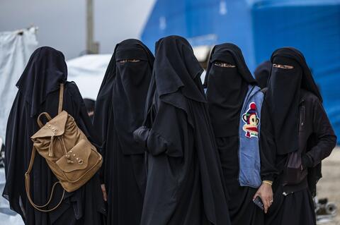 Can This “ISIS Bride” Get Back to Normal Life? 