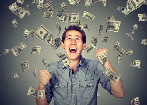 Man Who Stopped For a Salad Wins $100,000 Lottery Jackpot