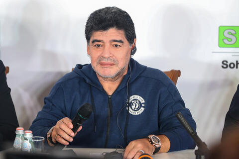 Man Claims He Saw Maradona’s Face on His Girlfriend’s Suntan