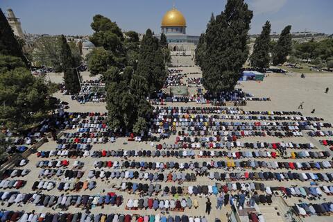 Israel: Only Palestinians With The Covid Vaccine Can Pray at Al-Aqsa Mosque
