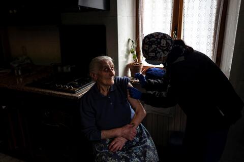 Is The Mafia Controlling Vaccines in Italy?