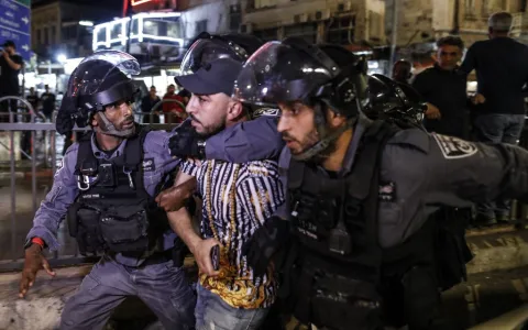 Hamas Tell Gazans to Keep Their 'Missiles' on Alert Amidst Jerusalem Clashes