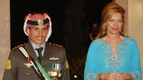 الملكة نور تُصلّي لإطلاق سراح ابنها الأمير حمزة.. وهذا ما كشفته تغريدتها الأخيرة