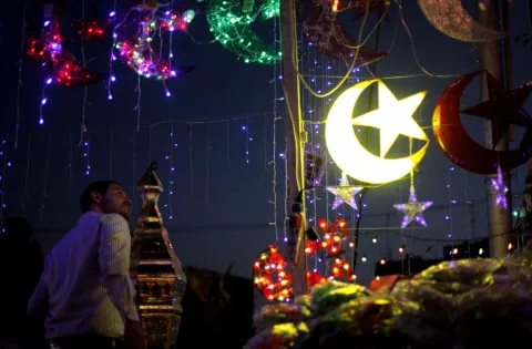 مصر.. البحوث الفلكية تكشف موعد انتهاء شهر رمضان وأول أيام عيد الفطر
