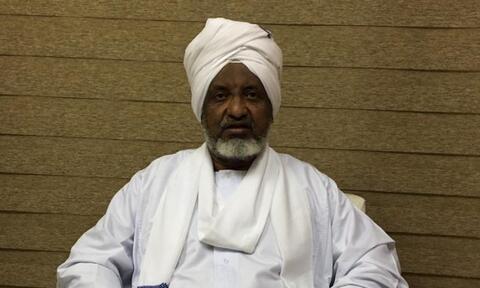 السودان..الآلاف يشيعون جثمان أمين عام الحركة الإسلامية