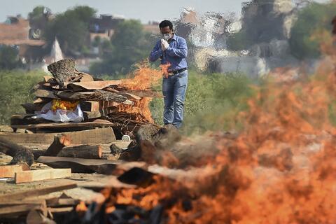 India Sets Record For 4000 Covid-19 Deaths in 24 Hours